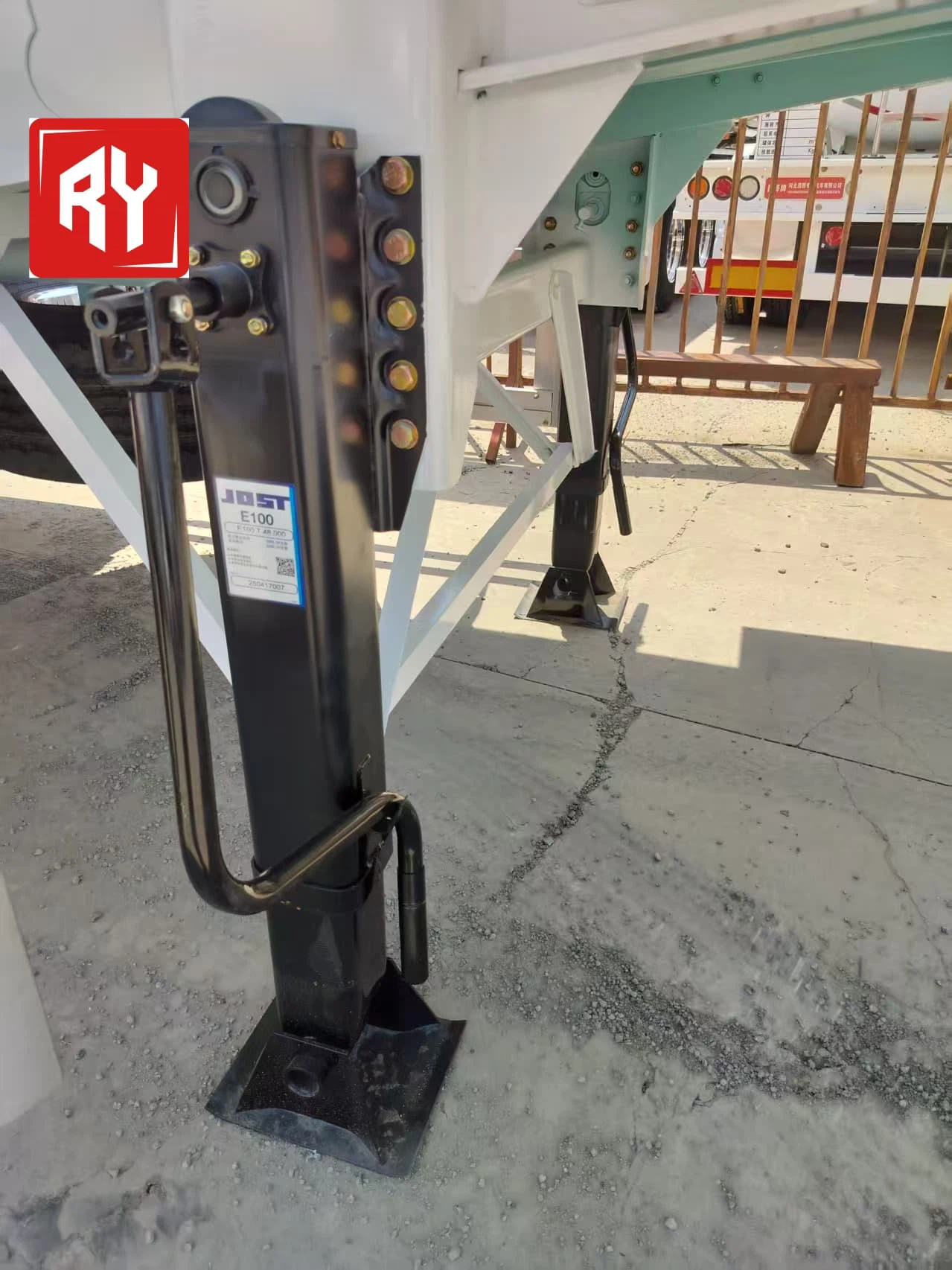 Trailer legs Trailer legs